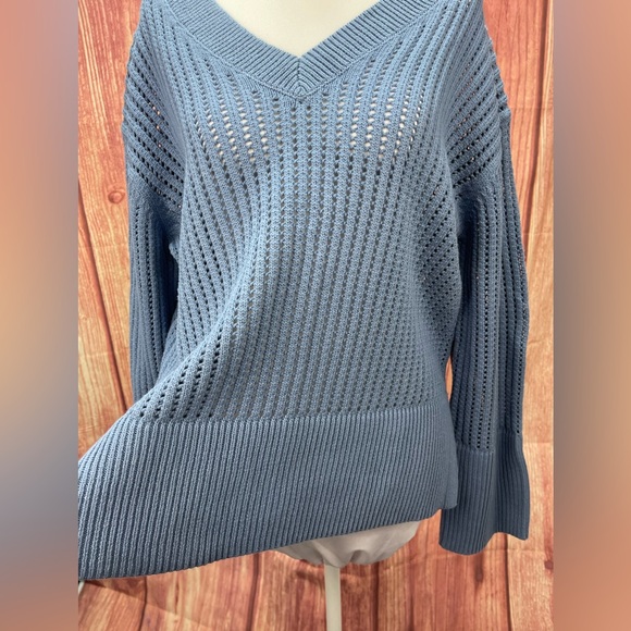 Gap blue cotton V-neck opened stitch relaxed sweater women’s size M - Picture 8 of 14